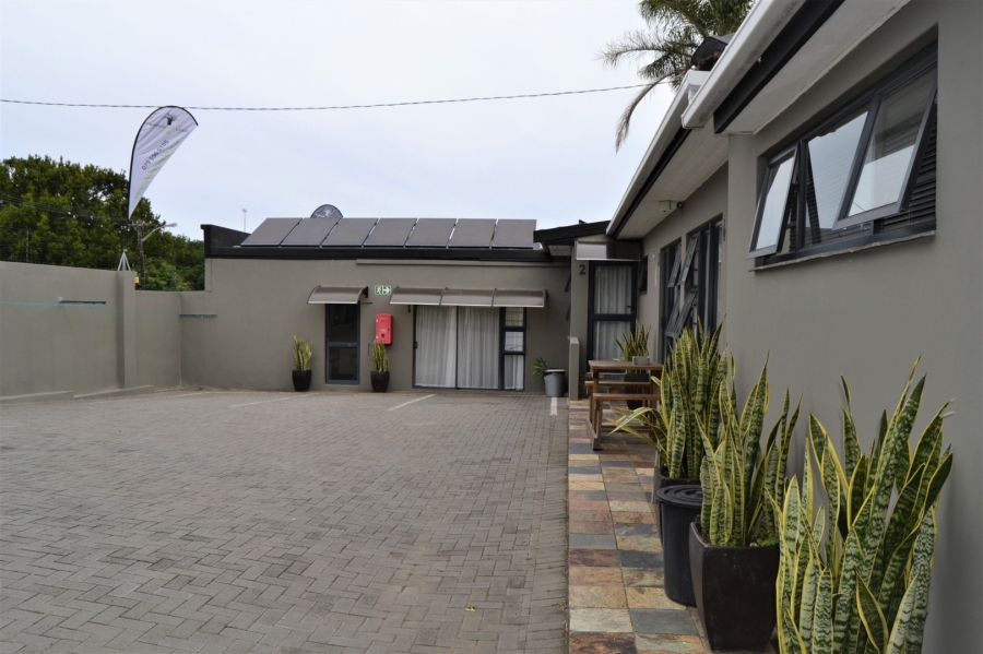 12 Bedroom Property for Sale in Nahoon Eastern Cape